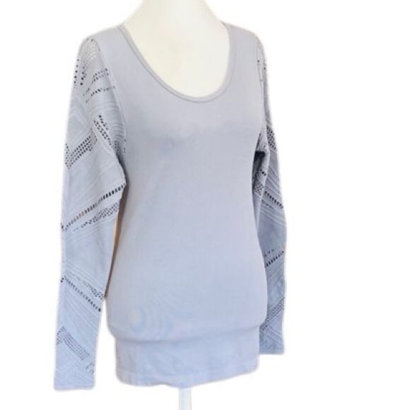 Fabletics Isabella Seamless Engineered Mesh Fitted Long Sleeve Compression top. - Picture 1 of 7
